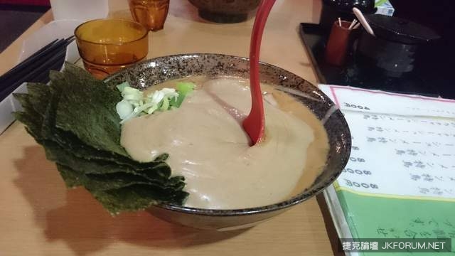 《日本絕濃拉麵》濃到湯匙可以直立的拉麵到底是加了什麼啊？