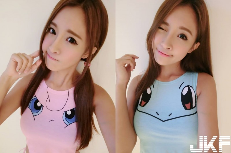 嘟嘴萌妹！小漾穿上「寶可夢短T」超爆乳　胖丁整個臉被奶子擠到氣噗噗